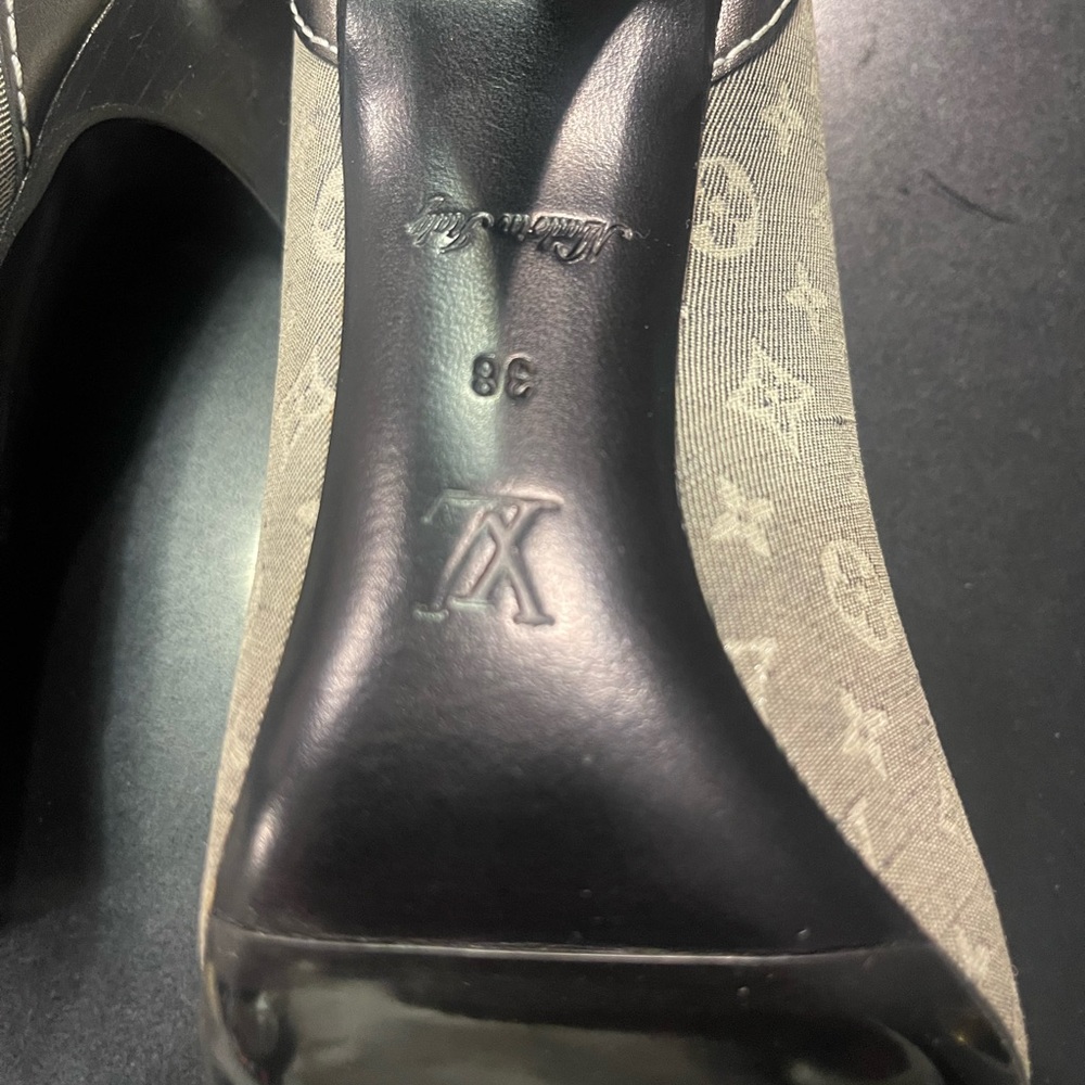 Louis Vuitton’s Canvas Pumps - Picture 7 of 9